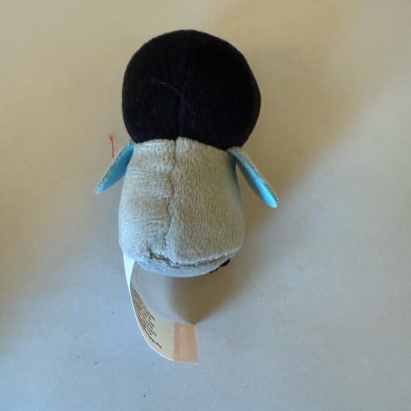 Penguin baby sized  TY toy collectable - Picture 2 of 4